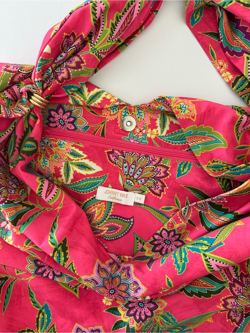 Johnny Was Flamingo Ring Beach Bag Vibrant Colors Satin Soft Material EUC - Picture 4 of 8